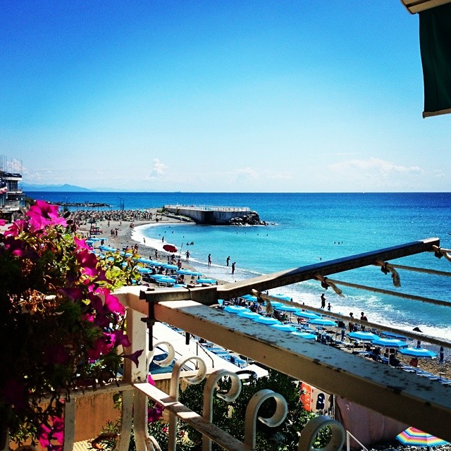 From my terrace. Now.#summer #holiday #italy #sea #bedandbreakfast #bnbeach #ferragosto #riviera #liguria #liguriawestcoast #airbnb #vacation #enjoy #rivieralife #amazing #sun #lifestyle #girls #varazze #bnbeachvarazze #villaggiodelsole #varazzefornia #varazzers #dayafter #bluesky #blue #good #wellness #starebene - tramite Instagram